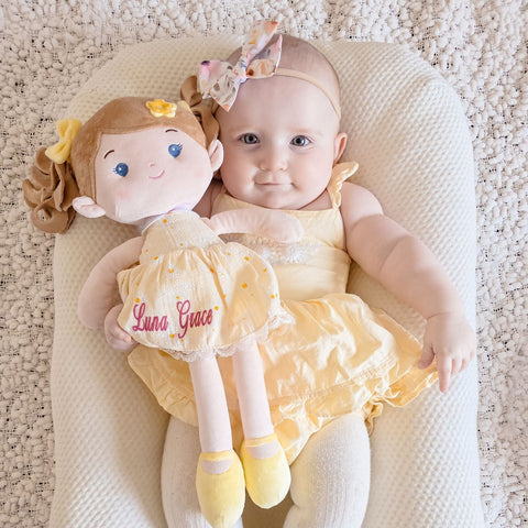 Personalized Daisy Girl - Yellow